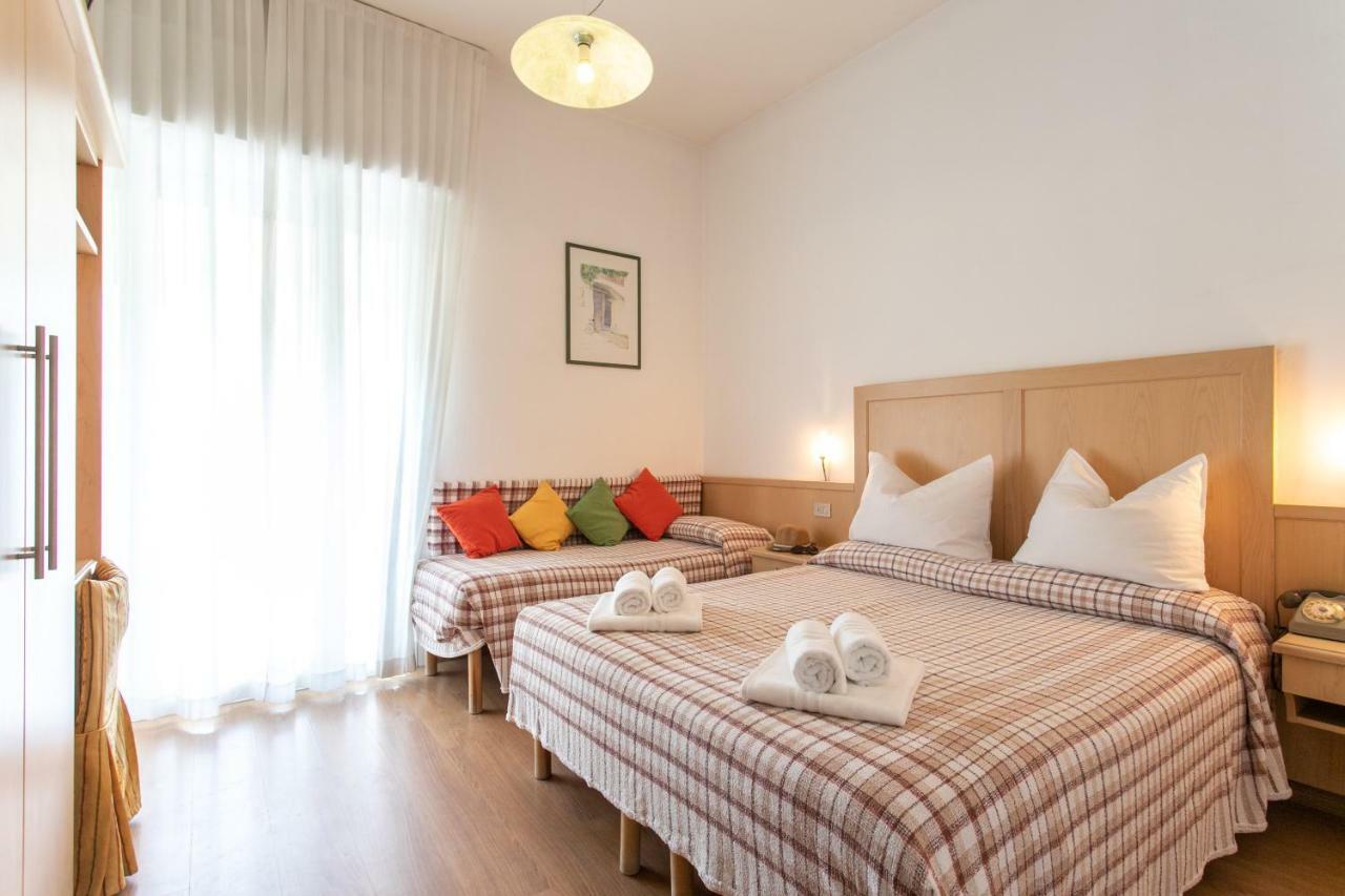 Hotel Venezia E La Villetta リド・ディ・イエゾロ エクステリア 写真