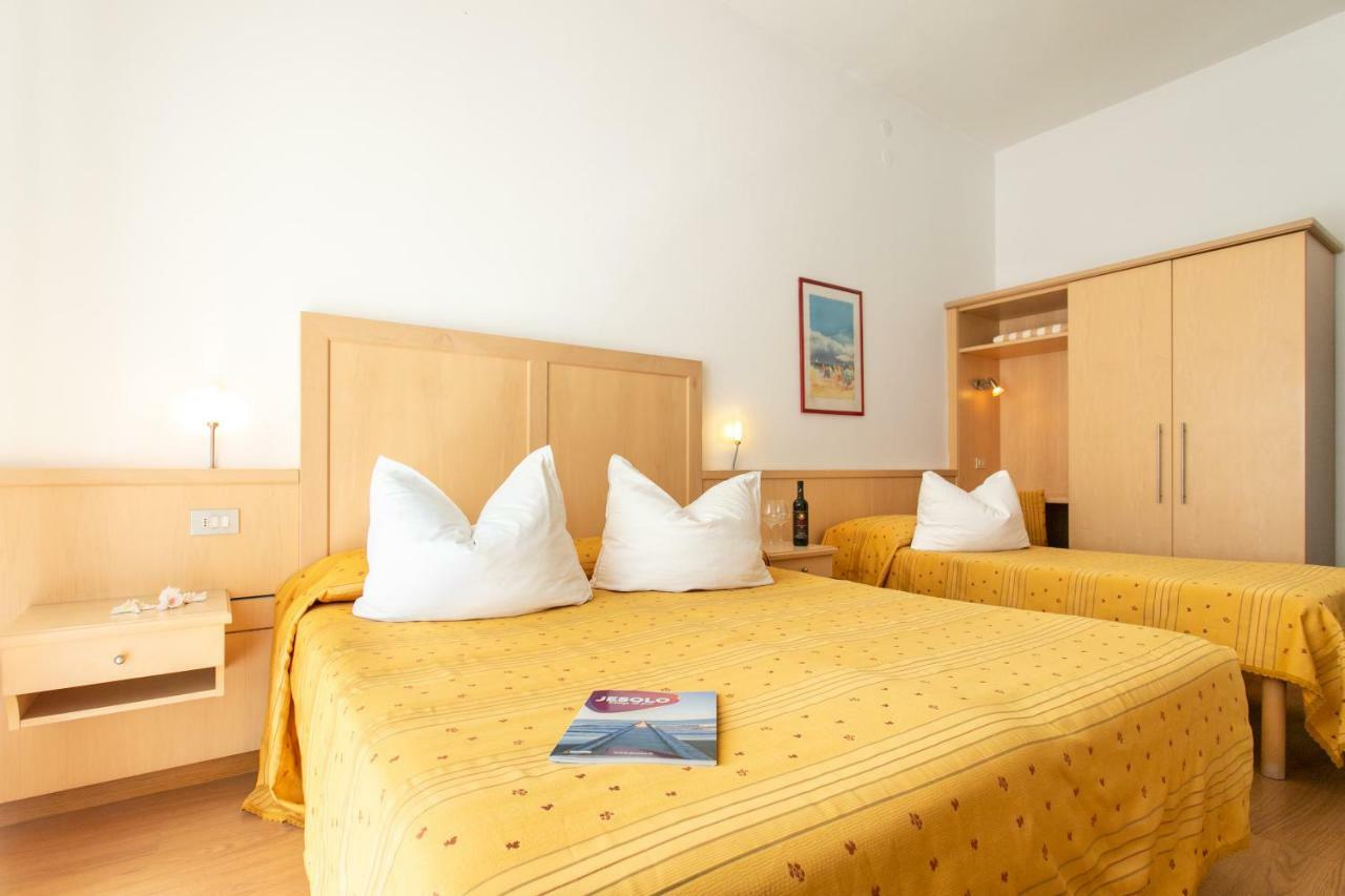 Hotel Venezia E La Villetta リド・ディ・イエゾロ エクステリア 写真